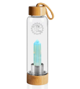 Wasserflasche mit hexagonal geschliffenen Naturstein Kristallen